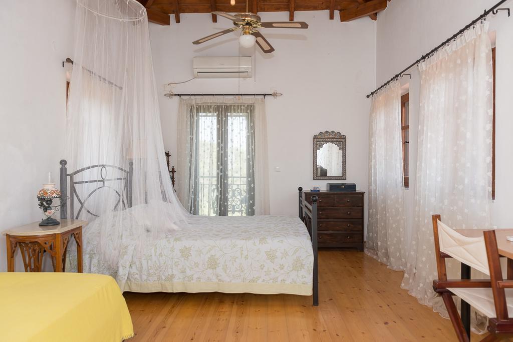 Elise Cottage Vathí Habitación foto
