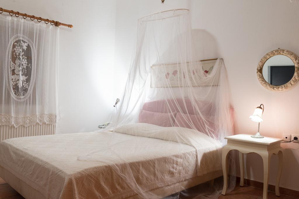 Elise Cottage Vathí Habitación foto