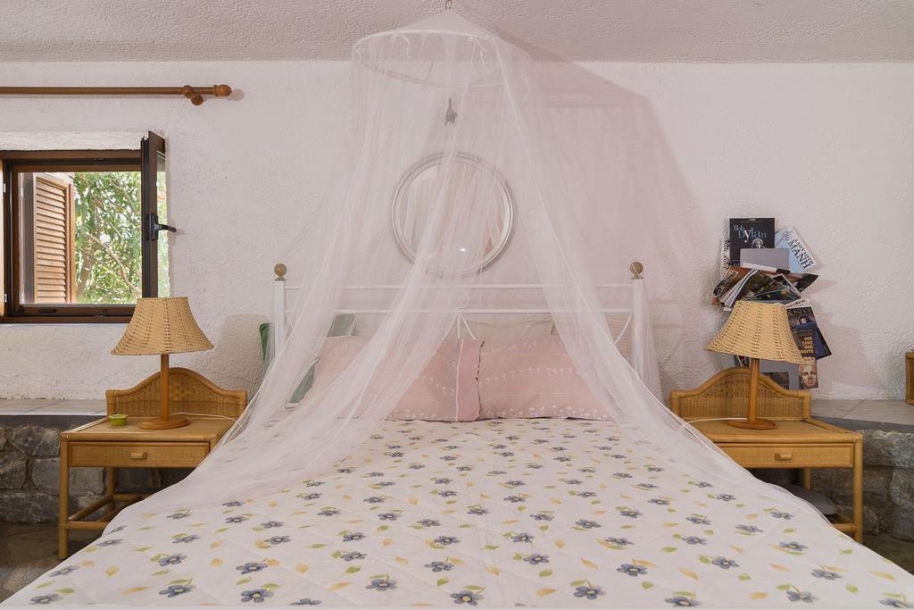 Elise Cottage Vathí Habitación foto